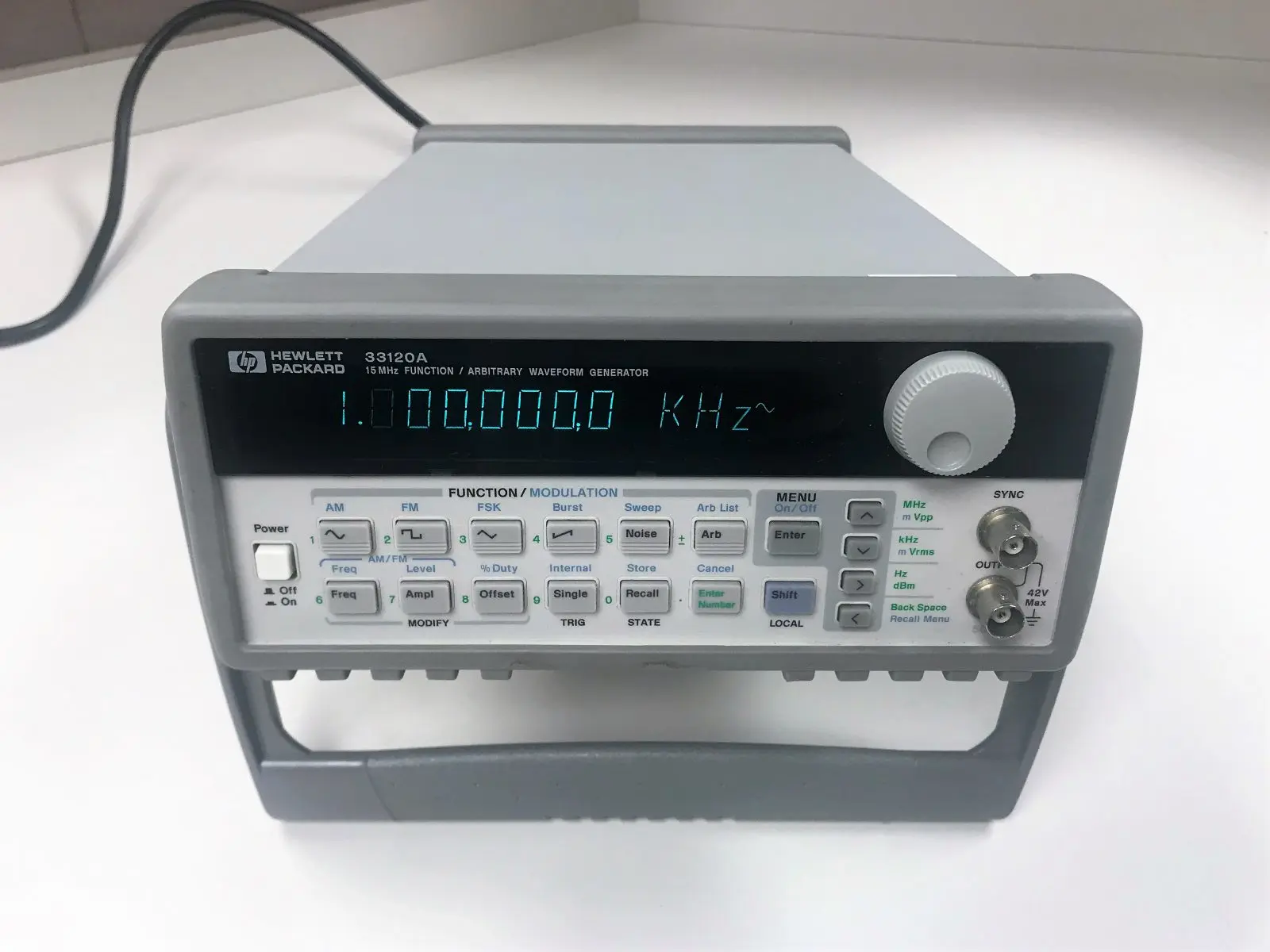 hewlett packard 33120a accuracy - What is the internal resistance of the Agilent 33120A